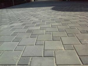 22.Vibro-presovana behaton ploca kombinacija dva modela 10x10 i 20x20