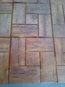 41.Behaton ploca 30x30x3 cm imitacija drva